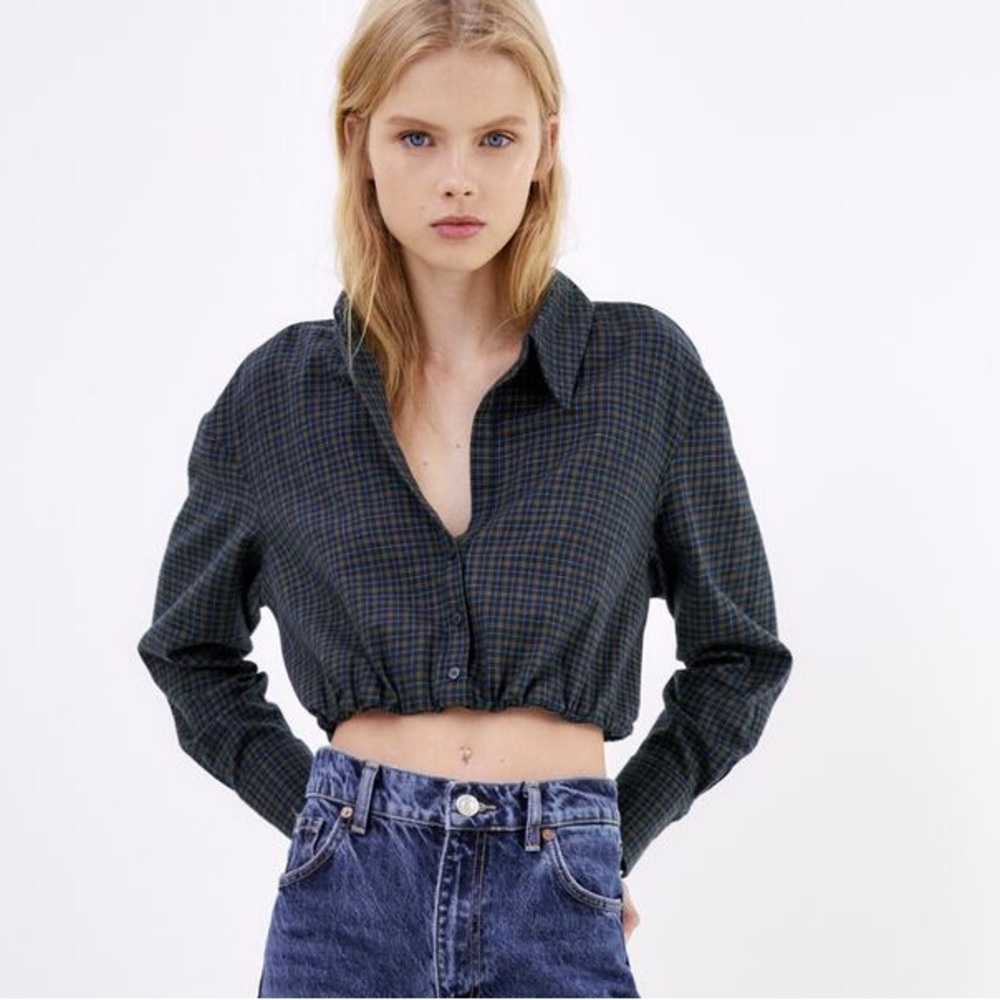 Zara’s long sleeve crop top